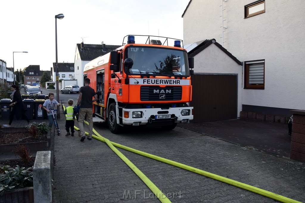 Feuer 2 Vollbrand Reihenhaus Roggendorf Berrischstr P036.JPG - Miklos Laubert